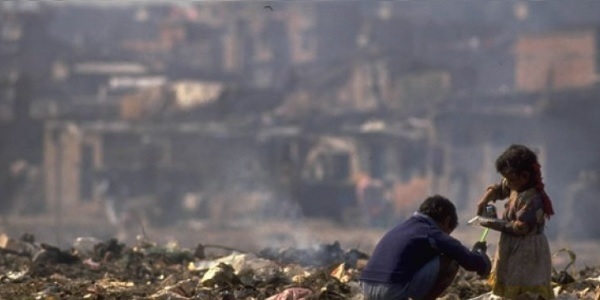 Extrema pobreza en Argentina supera nivel prepandémico : Bloomberg
