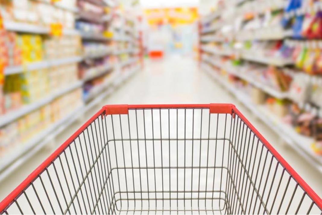 Las ventas en los supermercados bajaron 12,7% en julio