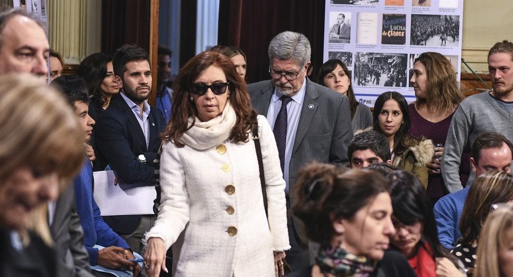 Cristina Kirchner fue procesada como jefa de una asociación ilícita