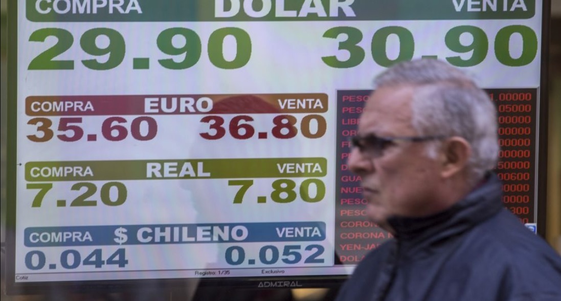 Con los ojos en Brasil, el dólar escaló 25 centavos