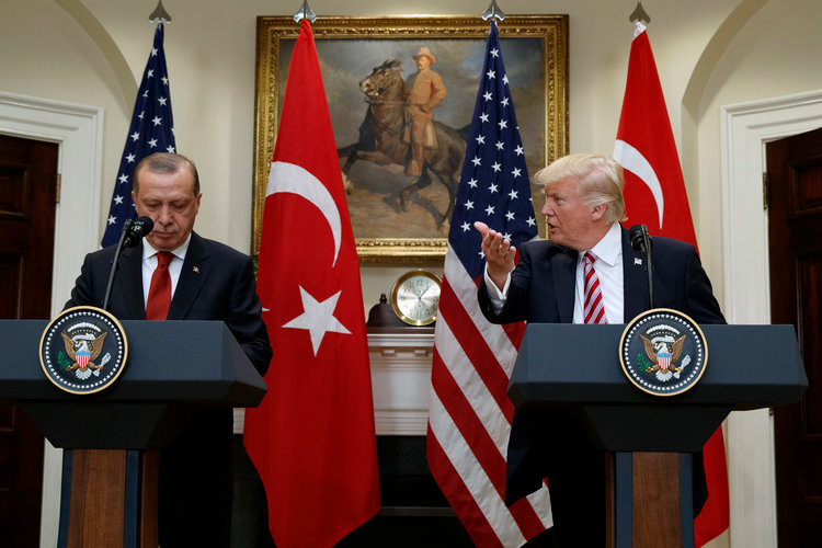 La disputa estadounidense con Turquía vapulea economías en todo el mundo