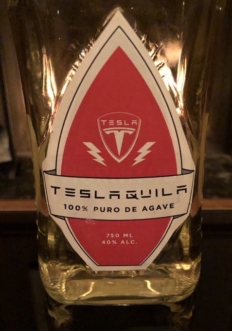 Llega Teslaquila, el tequila de Musk y Tesla