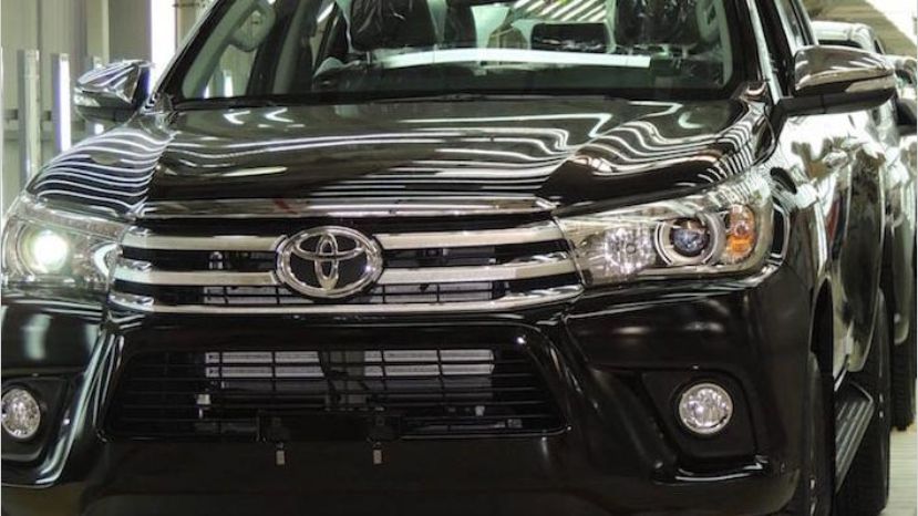 Toyota sale al mercado en busca de $ 1000 millones