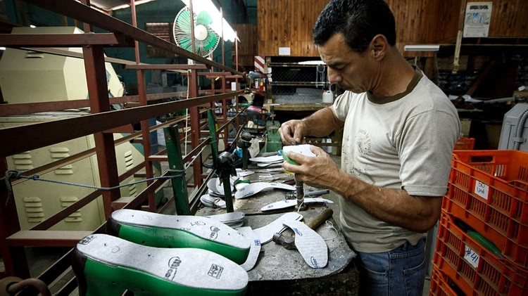 Guzmán: el Estado va a «seguir acompañando» al sector productivo