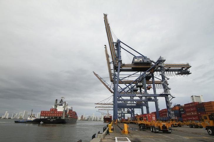 Reclamo salarial: Los recibidores de granos y los aceiteros paran los puertos del país