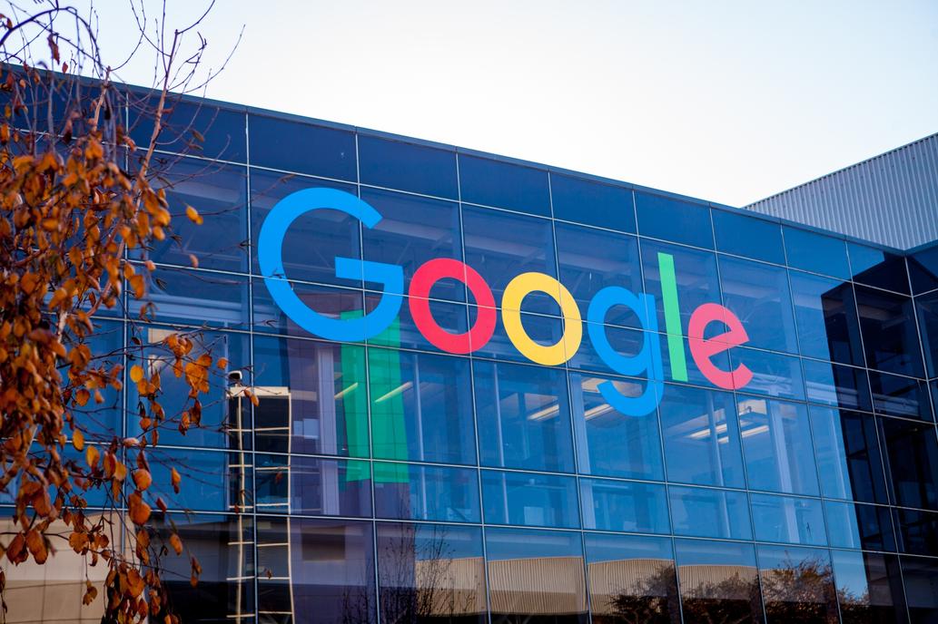 Google rompe con Huawei, tras el veto de Trump