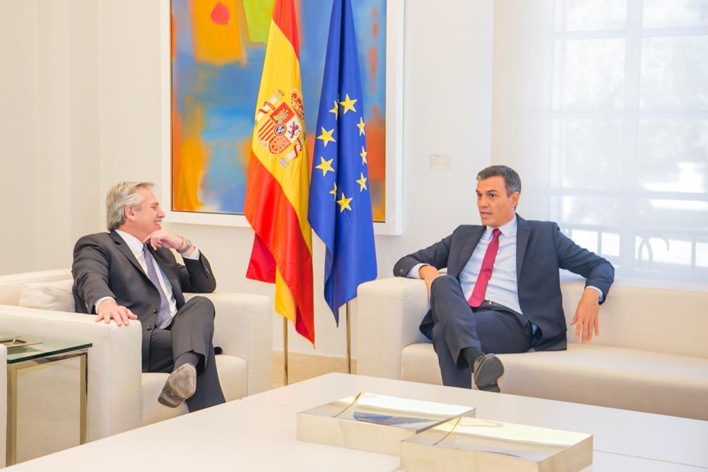 Fernández se reunió con el mandatario español Pedro Sánchez