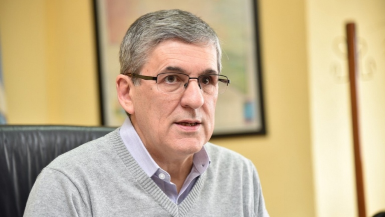 Ministro pampeano pidió bajar límite de compra de dólares