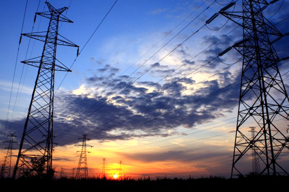 Buscan comprometer a gobernadores para definir la tarifa eléctrica