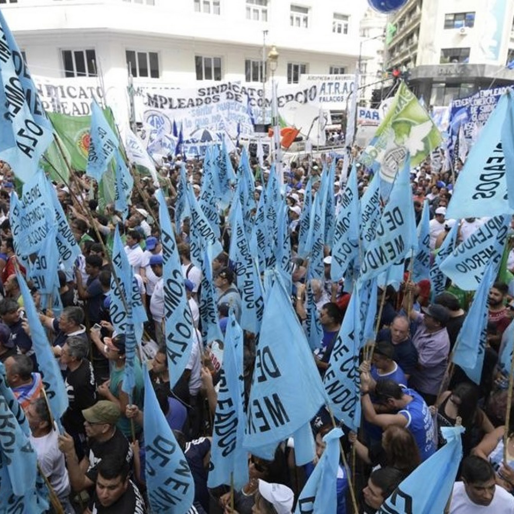 La pelea por el liderazgo sindical detrás de los apoyos a Fernández