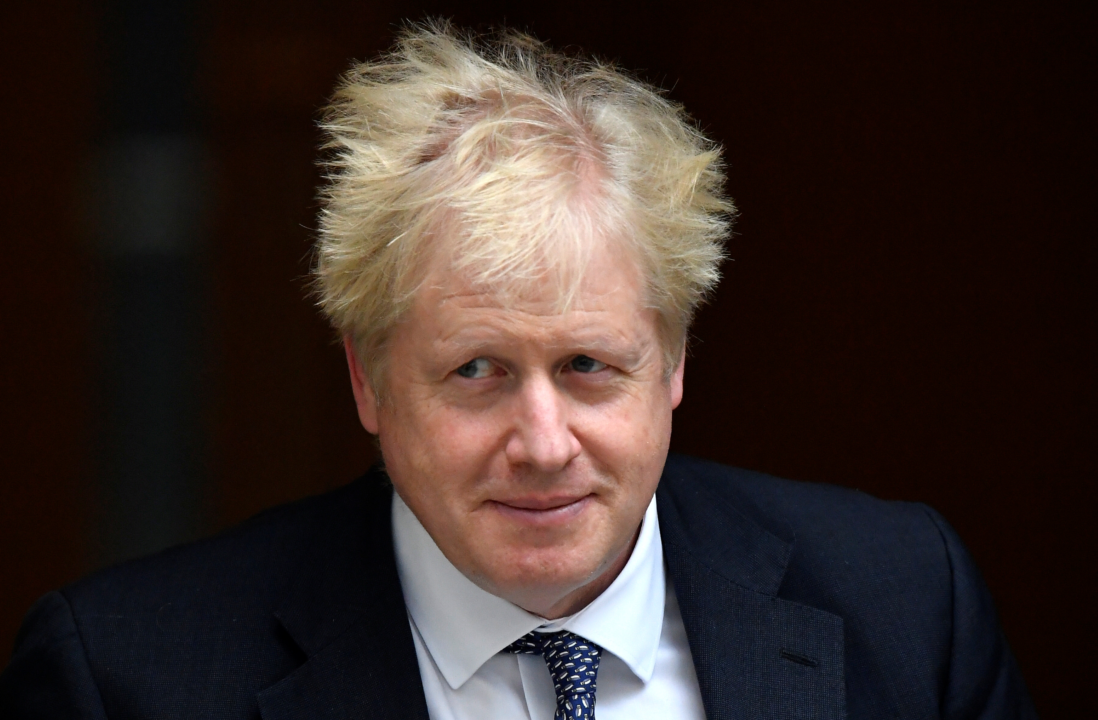 Boris Johnson sobrevive como primer ministro de Reino Unido