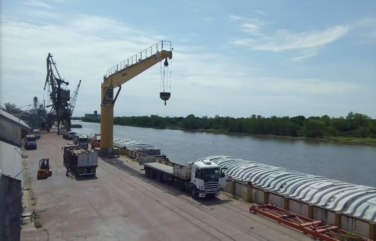 Chaco concesionó los silos del puerto Barranqueras a una empresa privada