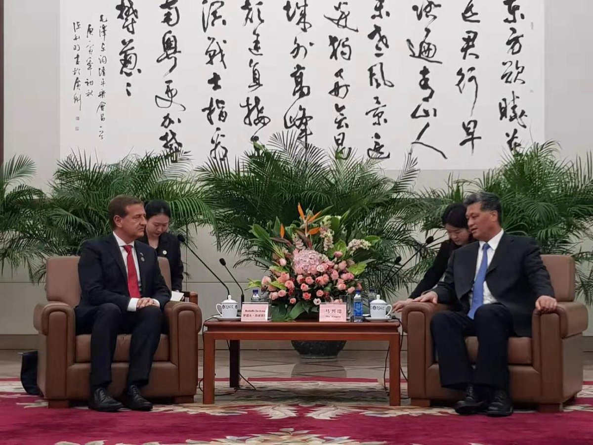 Gobernador electo de Mendoza acuerda vínculos comerciales con China