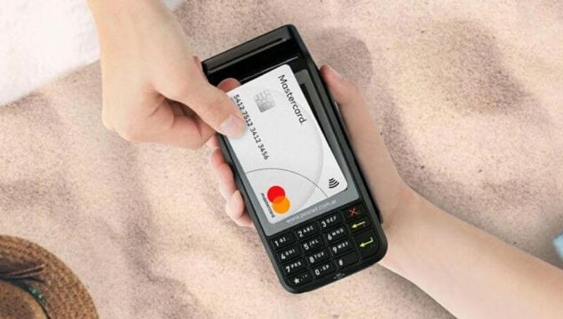 Mastercard empuja las tarjetas y los pagos contactless