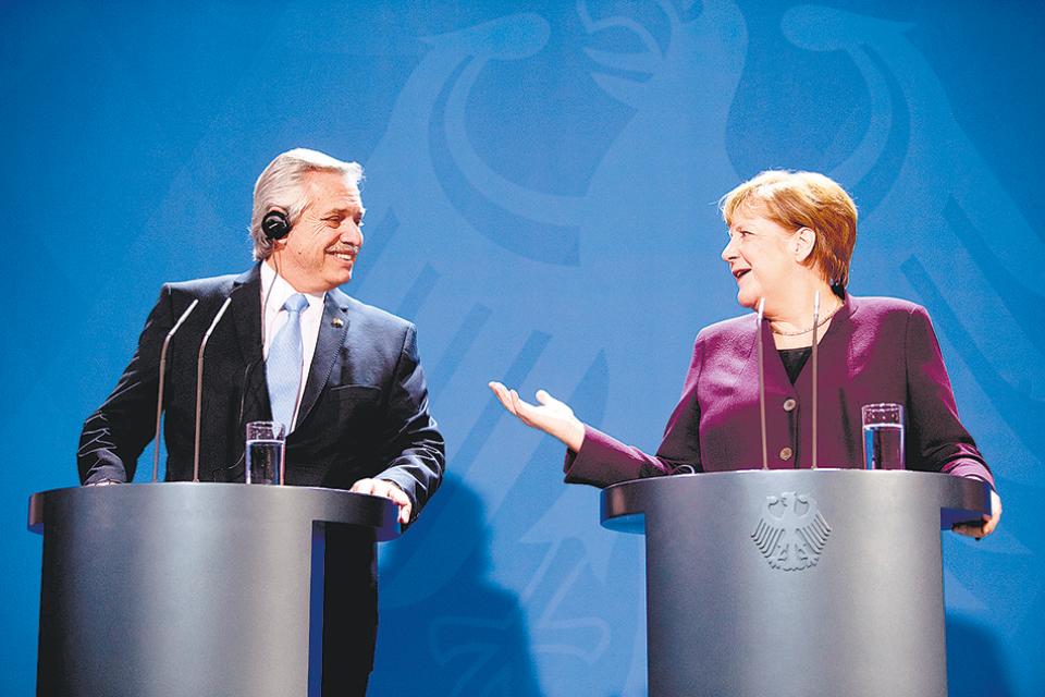 Angela Merkel aprueba la negociación por la deuda