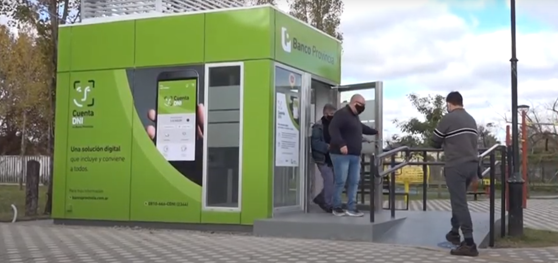 Dos nuevos cajeros automáticos del Banco Provincia en Villa de Mayo
