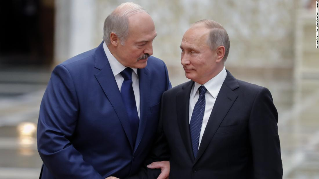 La mayor protesta en Bielorrusia pone contra las cuerdas a Lukashenko