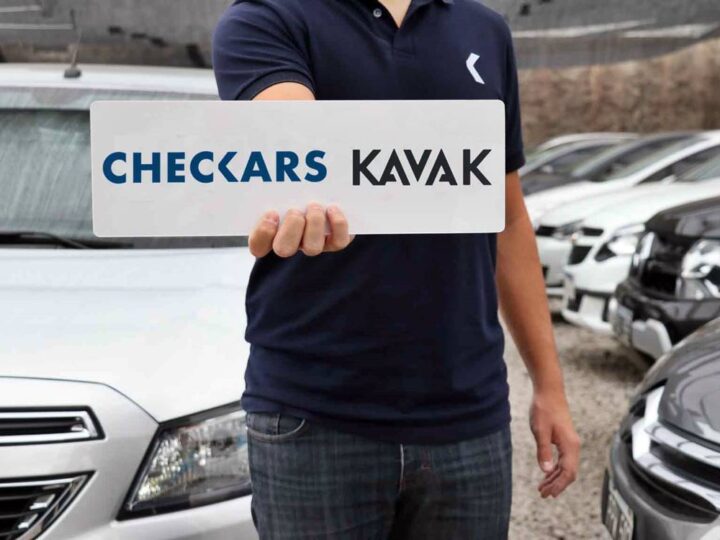 Fusión Checkars-Kavak creará en la Argentina un polo tecnológico