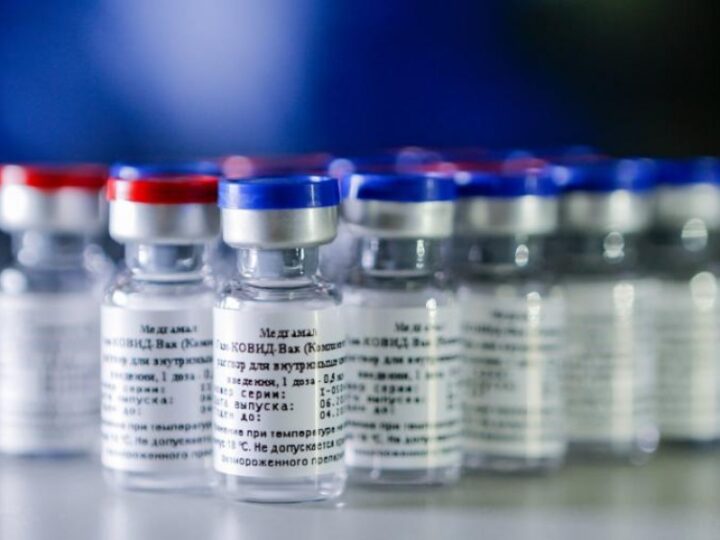 Ministro de Salud de Rusia: El uso de la vacuna es una solución eficaz