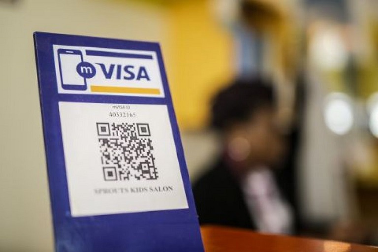 QR: Visa reclama comisiones por el uso de sus tarjetas de débito