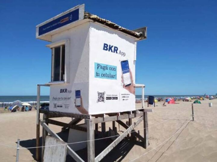 BKR inclusión financiera será sponsor de guardavidas en la costa