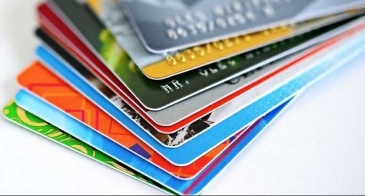 Consumo con tarjetas se frena por bancos y GCBA