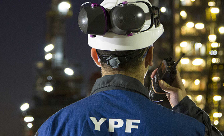 YPF mejoró su oferta de canje de deuda