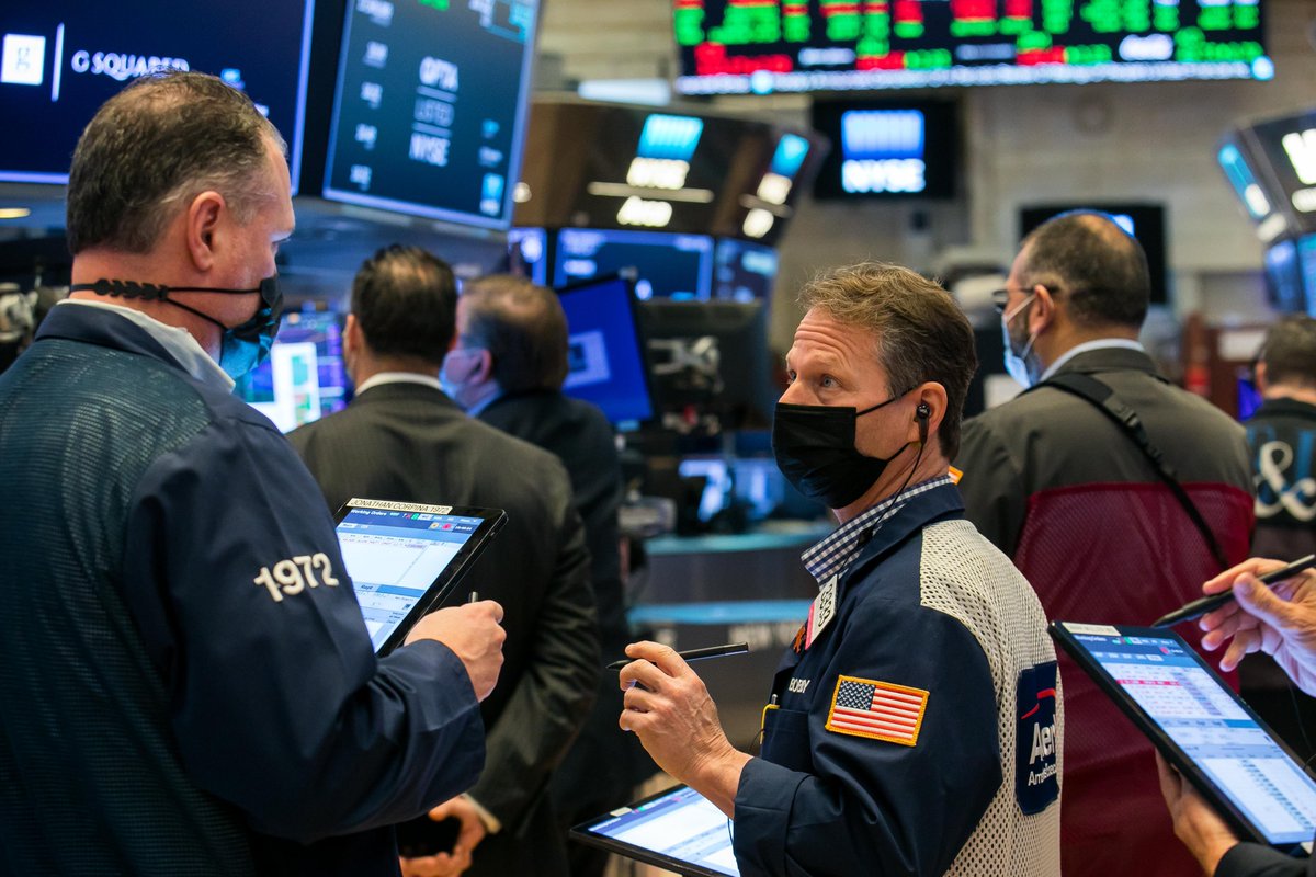 Mercados accionarios de Wall Street abajo por inflación