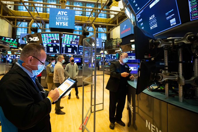 Modestas subas en las acciones de Wall Street
