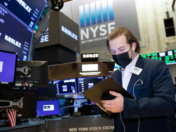 Mercados de Wall Street cerraron con altibajos