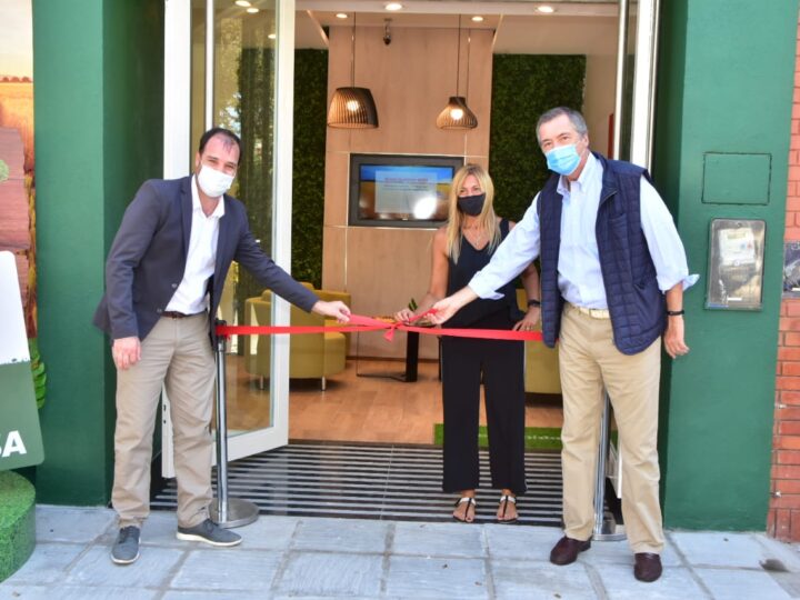 Santander inaugura su primera Oficina Comercial de Agronegocios