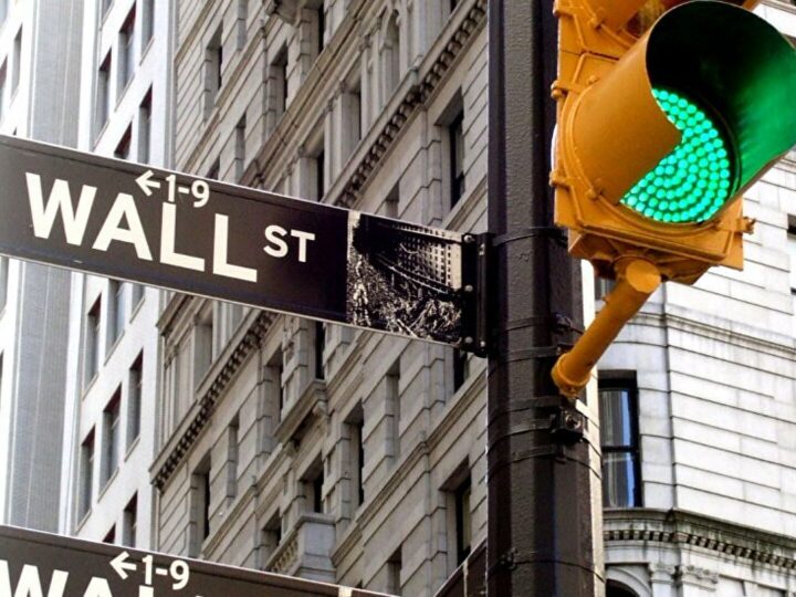 Wall Street en verde. Día intenso en la plaza local