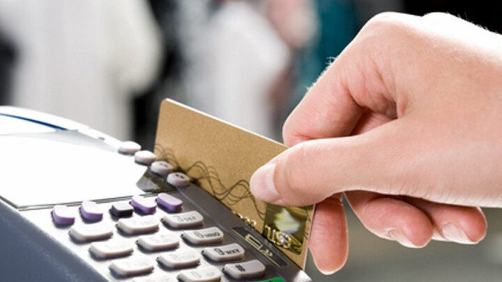 El uso de las tarjetas de débito supera el uso de las de crédito