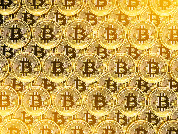 Inversores minoristas e institucionales tras bitcoin