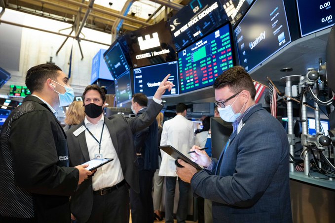Acciones bajaron fuertemente en Wall Street