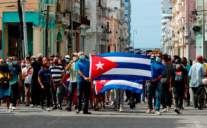 El caso de las protestas en Cuba suma un tema internacional inesperado a la agenda política del Gobierno
