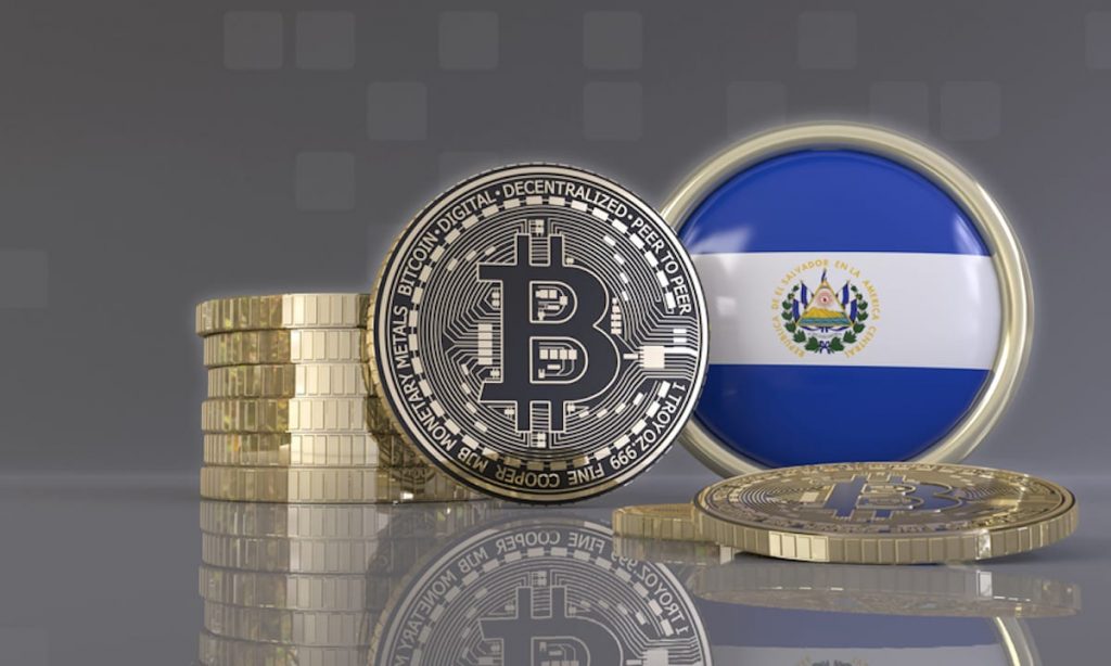 Las operaciones con Bitcoin de El Salvador aumentan el riesgo de su deuda soberana, advierte Moody’s