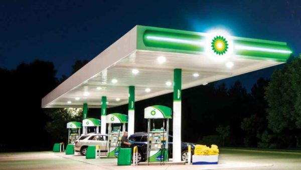 Londres suspende la ley de competencia para facilitar el suministro de gasolina