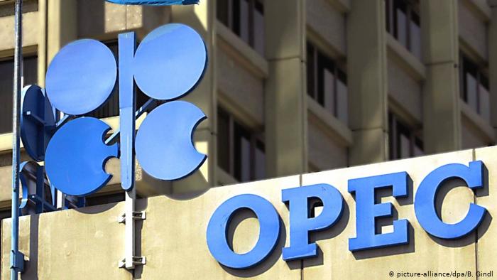 Los miembros de la OPEP+ aprueban recortar la producción tras la acusación de EEUU