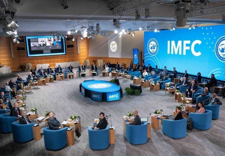 FMI aceptó propuesta argentina de revisar sobrecargos