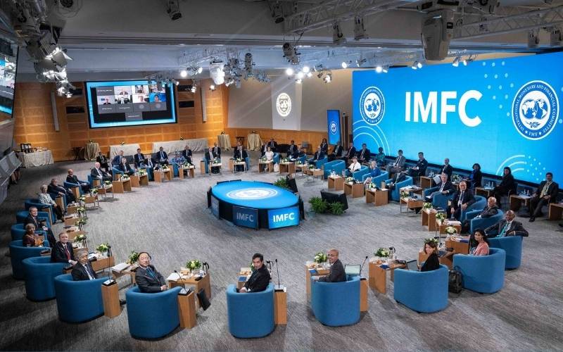 FMI aceptó propuesta argentina de revisar sobrecargos