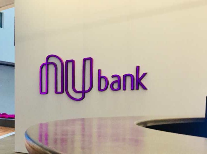 Nubank firma alianza con Wise y llega al disputado mercado de las cuentas globales en Brasil 