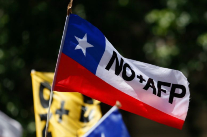Presentan en Chile proyecto de ley que busca retirar 100% de los recursos de las AFP