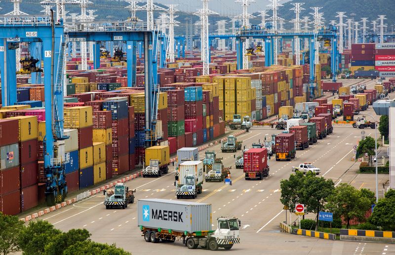 China registra la mayor caída de exportaciones e importaciones en más de dos años