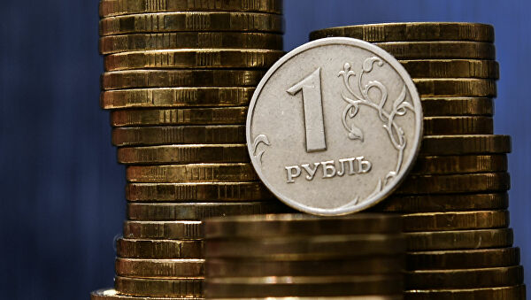 El rublo ha perdido casi 40% de su valor durante 2022 frente al dólar estadounidense