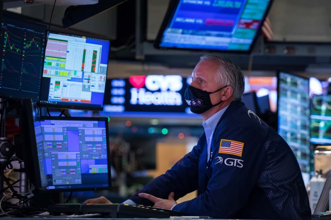 Bajas en Wall Street a la espera de decisión de la FED