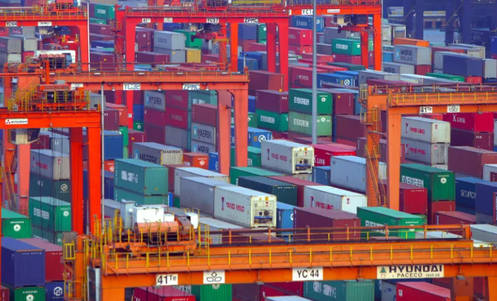 Exportaciones chinas caen un 12,4% en junio, según los datos de las aduanas