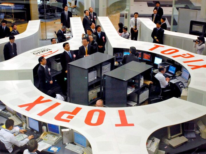 La Bolsa de Tokio sube un 1,61 % a media sesión