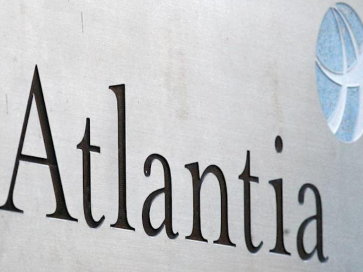 Los Benetton y Blackstone lanzan una opa que valora Atlantia en 58.000 millones de euros