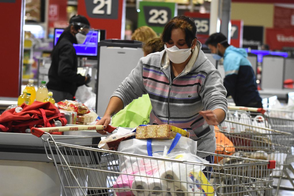 Ventas en supermercados en marzo se mantuvieron